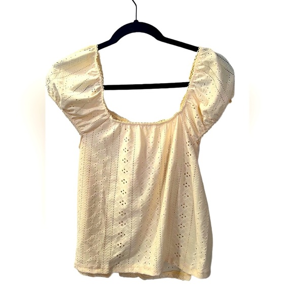 NWT Puff Cap Sleeve Eyelet Embroidery Shirt, Size Large, Yellow - Picture 6 of 8